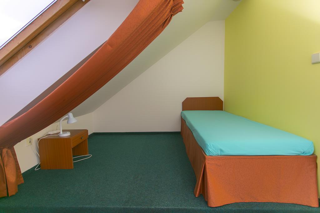 Hotel U Sladku Прага Экстерьер фото