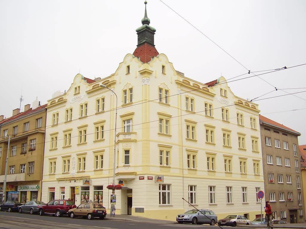 Hotel U Sladku Прага Экстерьер фото
