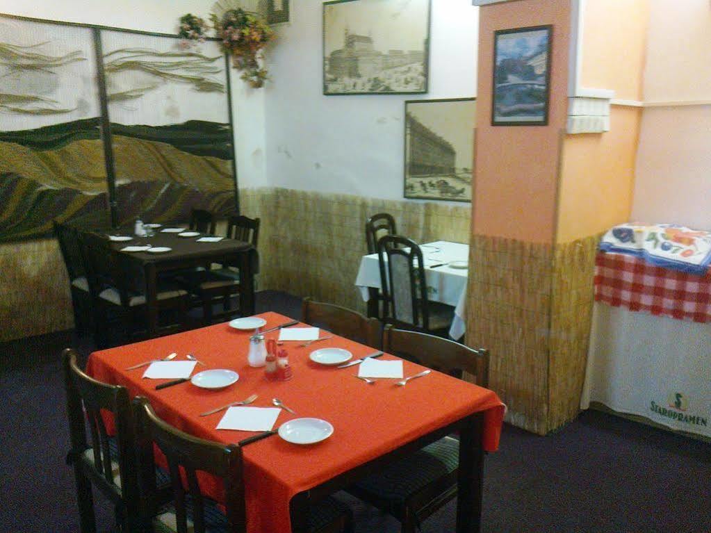 Hotel U Sladku Прага Экстерьер фото