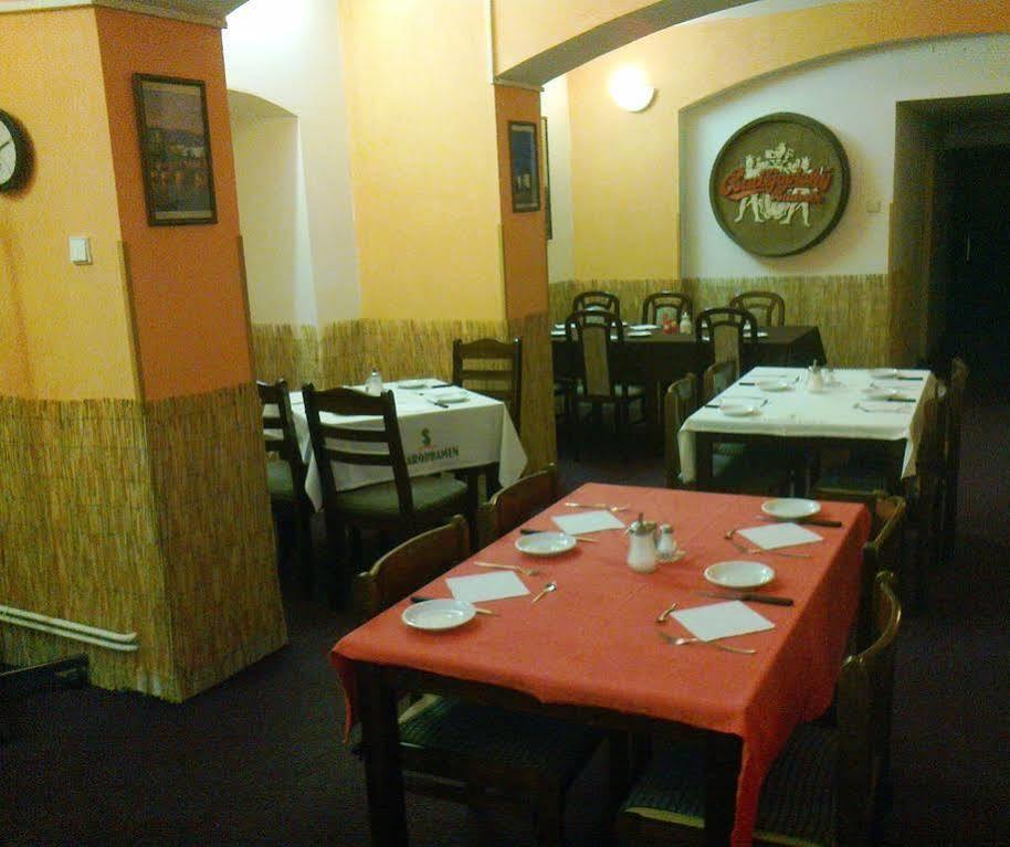 Hotel U Sladku Прага Экстерьер фото