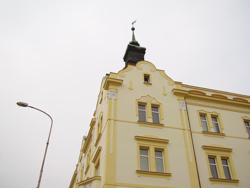 Hotel U Sladku Прага Экстерьер фото