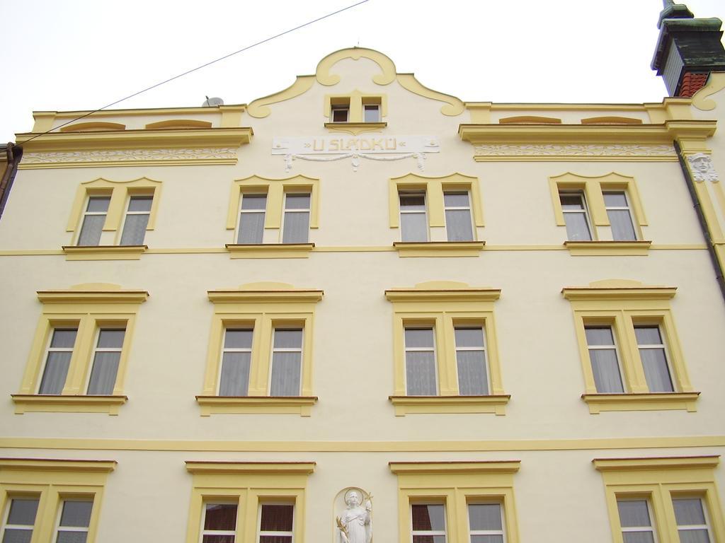 Hotel U Sladku Прага Экстерьер фото