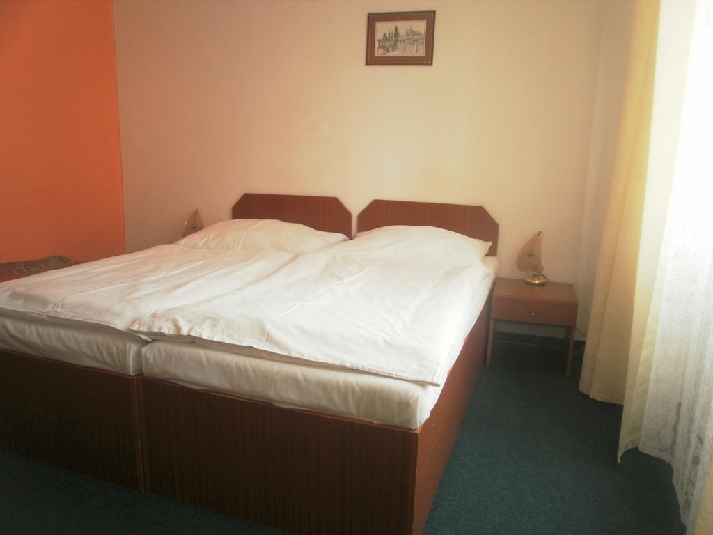 Hotel U Sladku Прага Номер фото