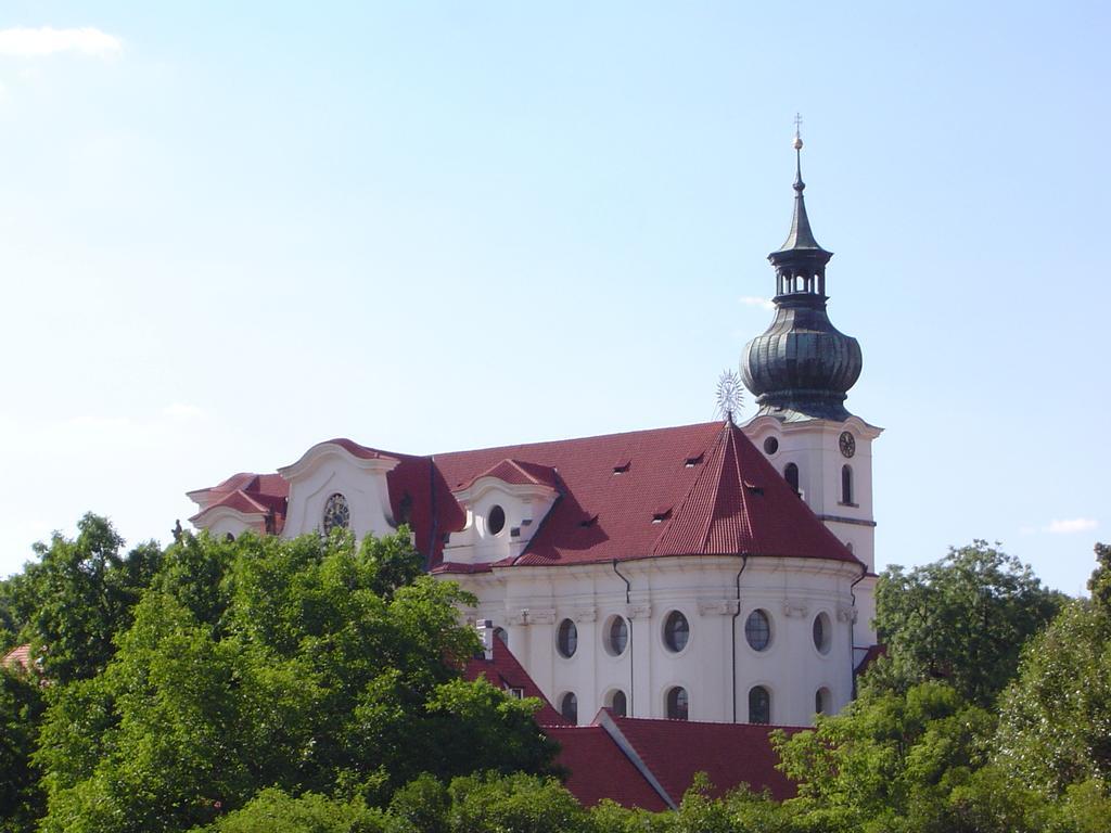 Hotel U Sladku Прага Экстерьер фото