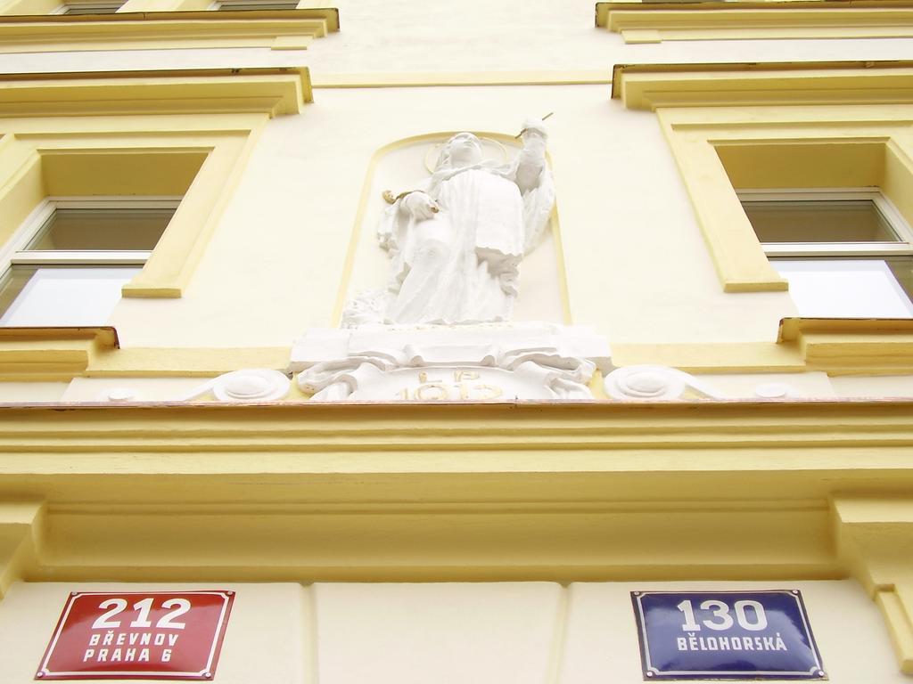 Hotel U Sladku Прага Экстерьер фото