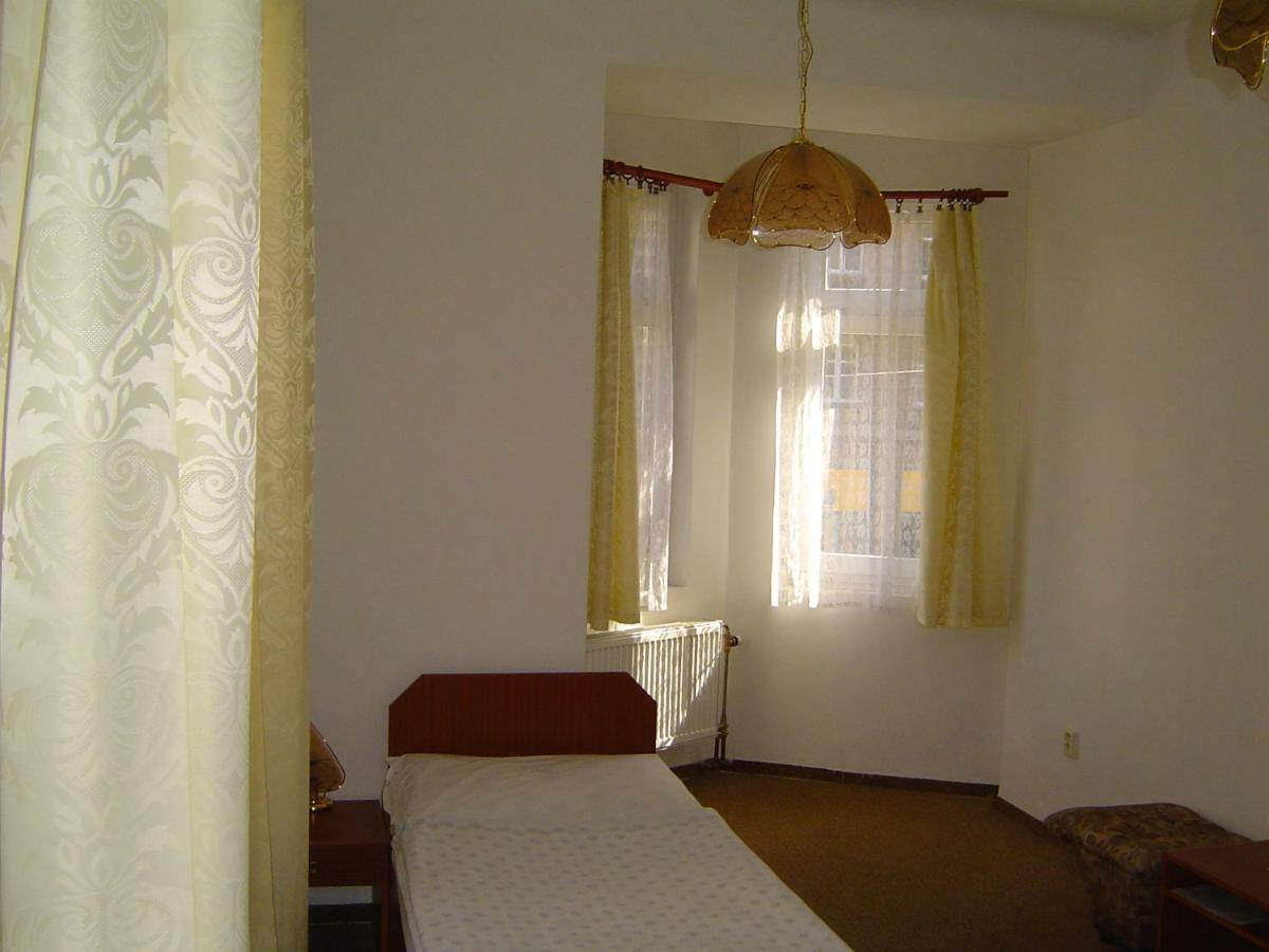 Hotel U Sladku Прага Экстерьер фото